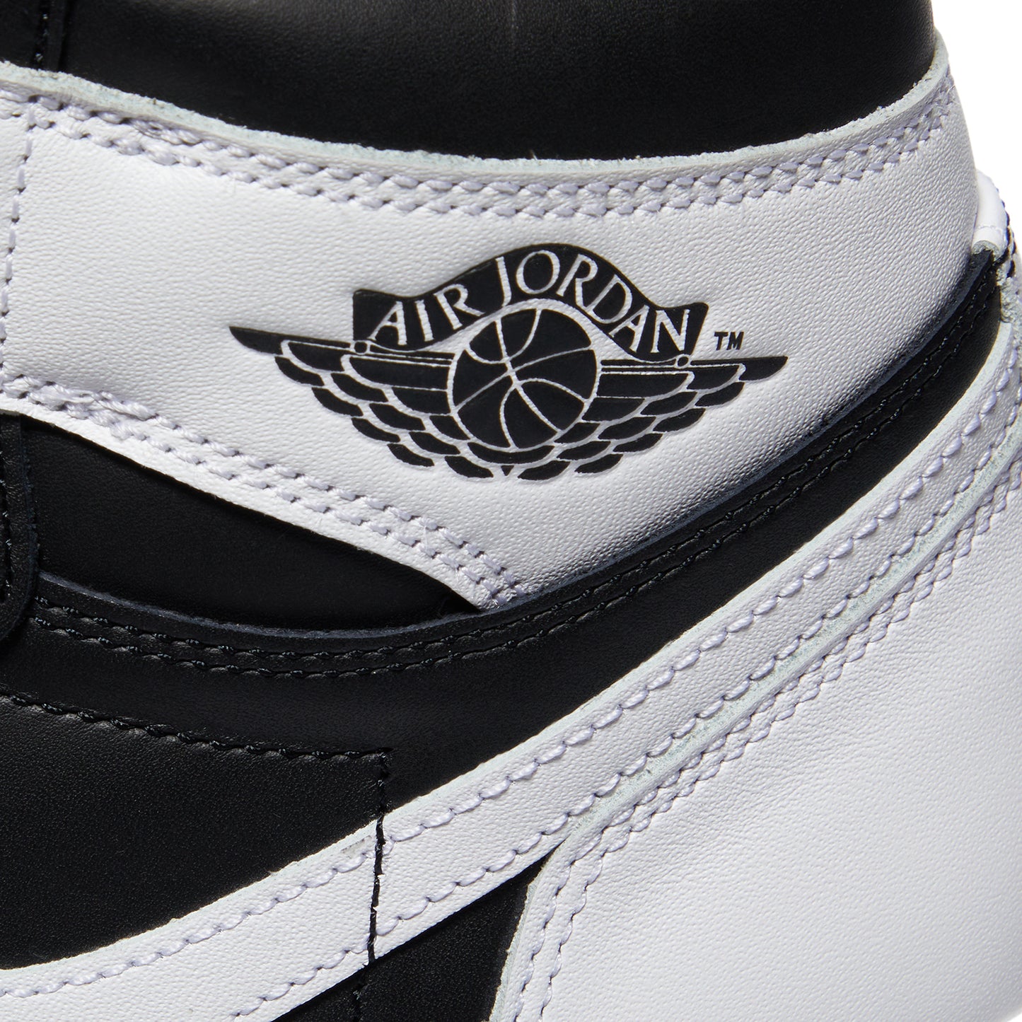 Air Jordan 1 Retro High OG (Black/White)