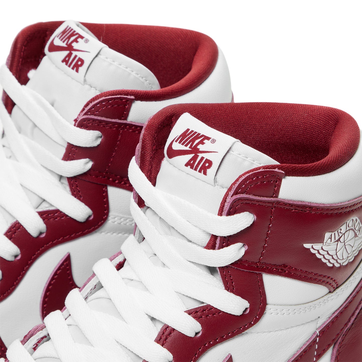 Nike Air Jordan 1 Retro High OG (White/Team Red)