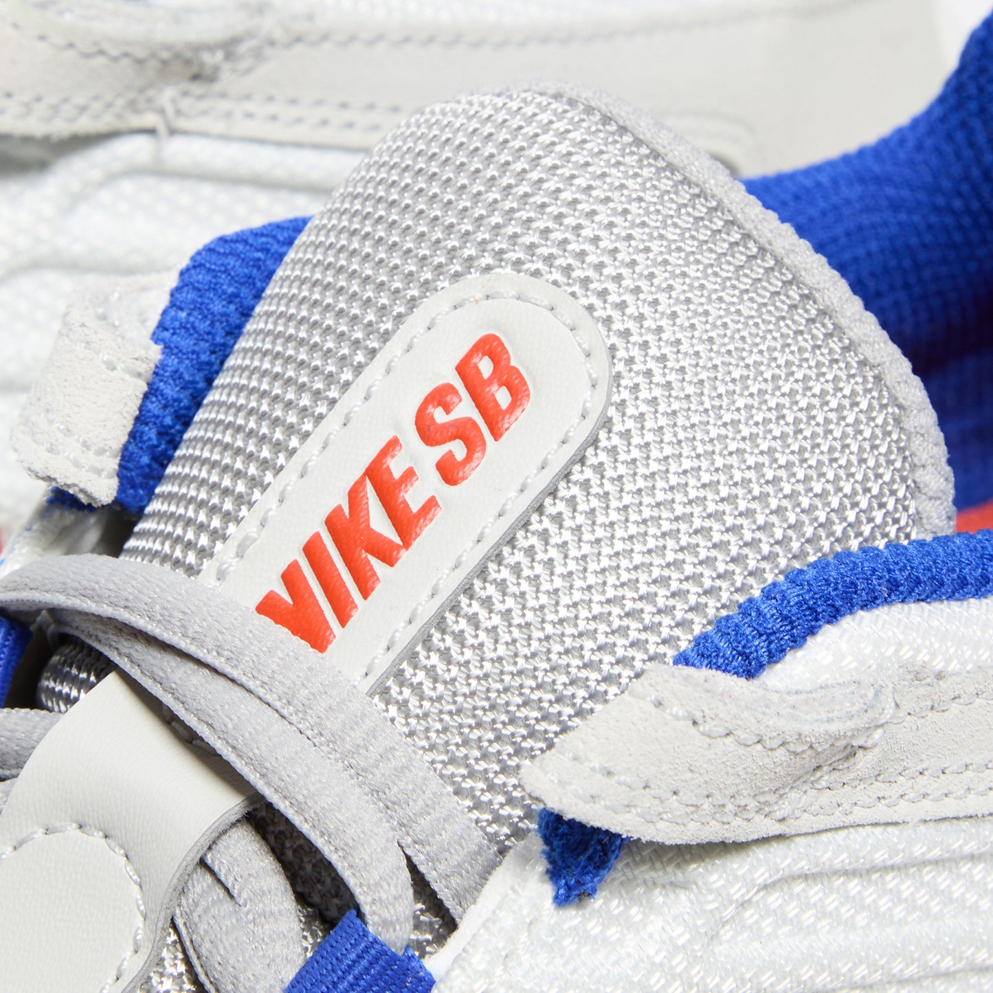 Nike SB Vertebrae (Summit White/Cosmic Clay/Platinum Tint)