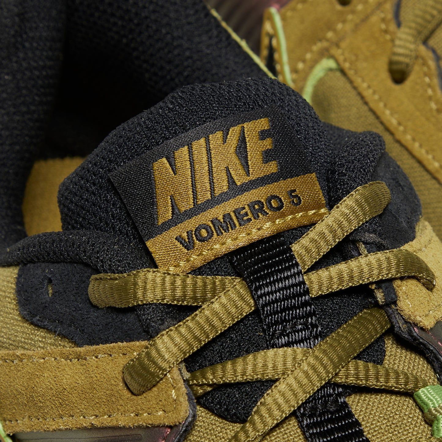 Nike Zoom Vomero 5 (Pacific Moss/Black/Pear)