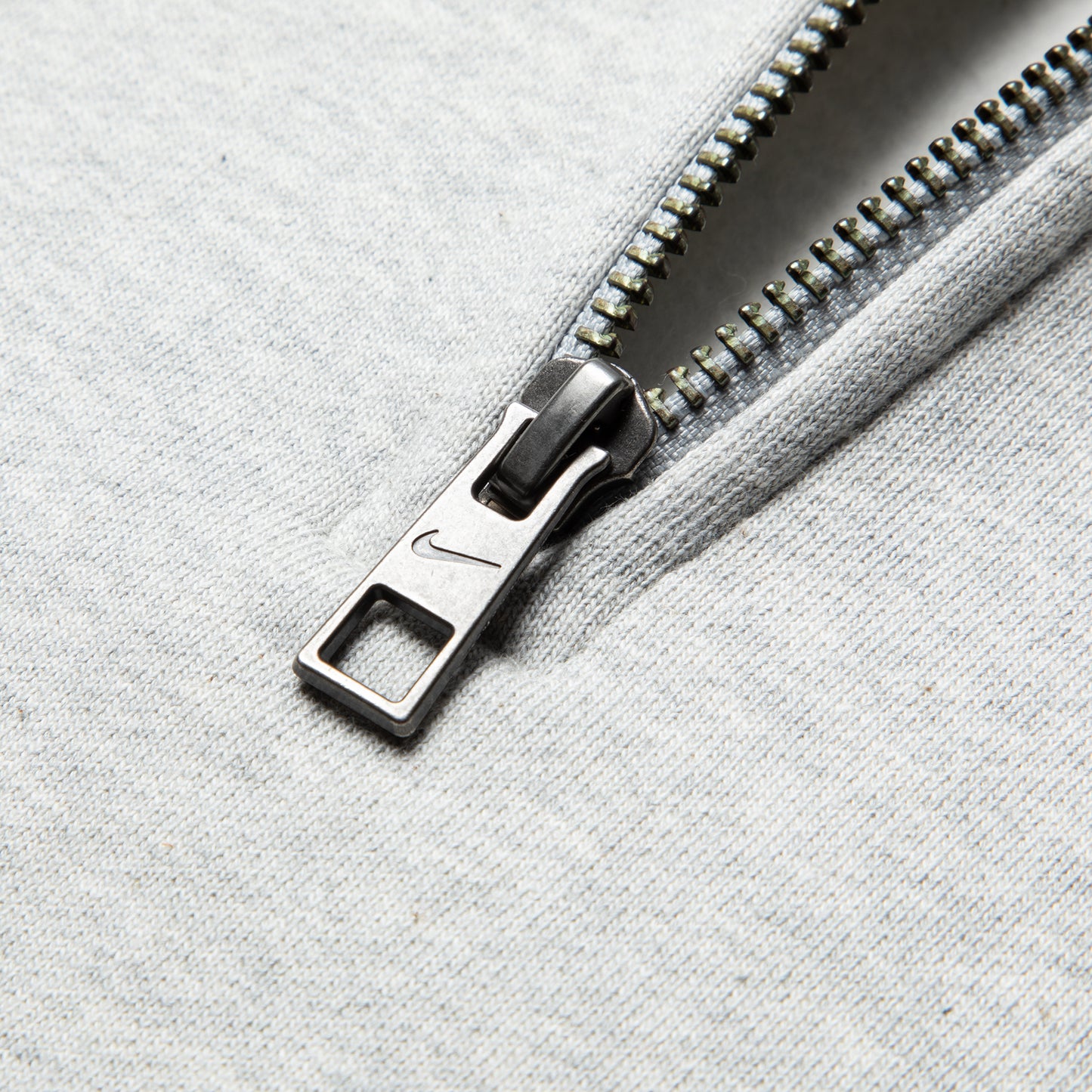 Nike SB 1/4-Zip Fleece Skate Pullover (Grey Heather)