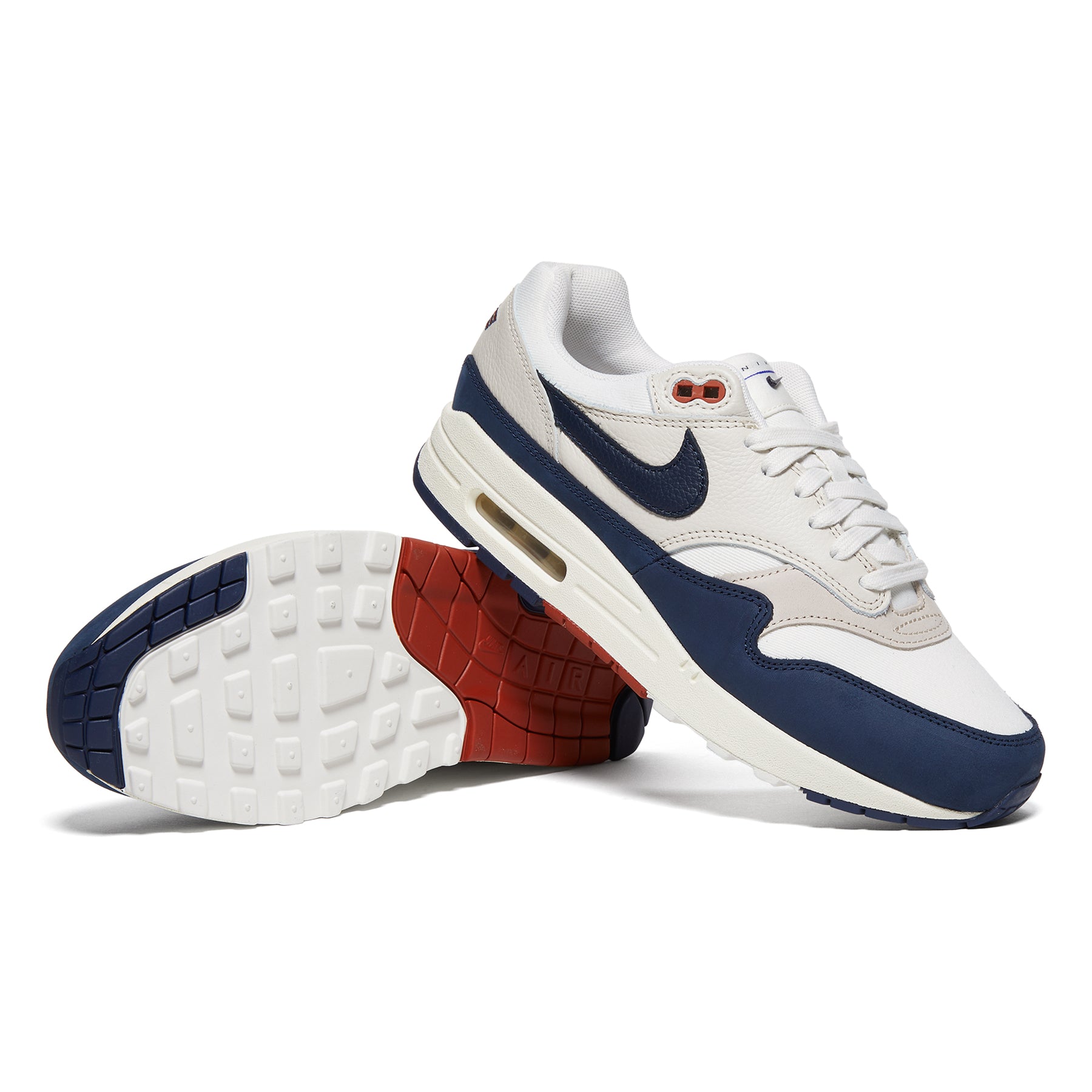 NIKE AIR MAX 1 “OBSIDIAN” WOMEN'S SHOES Dressed in a Light Orewood