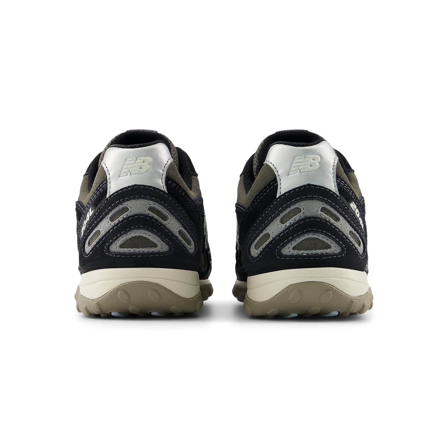 New Balance 204L (Black/Magnet)