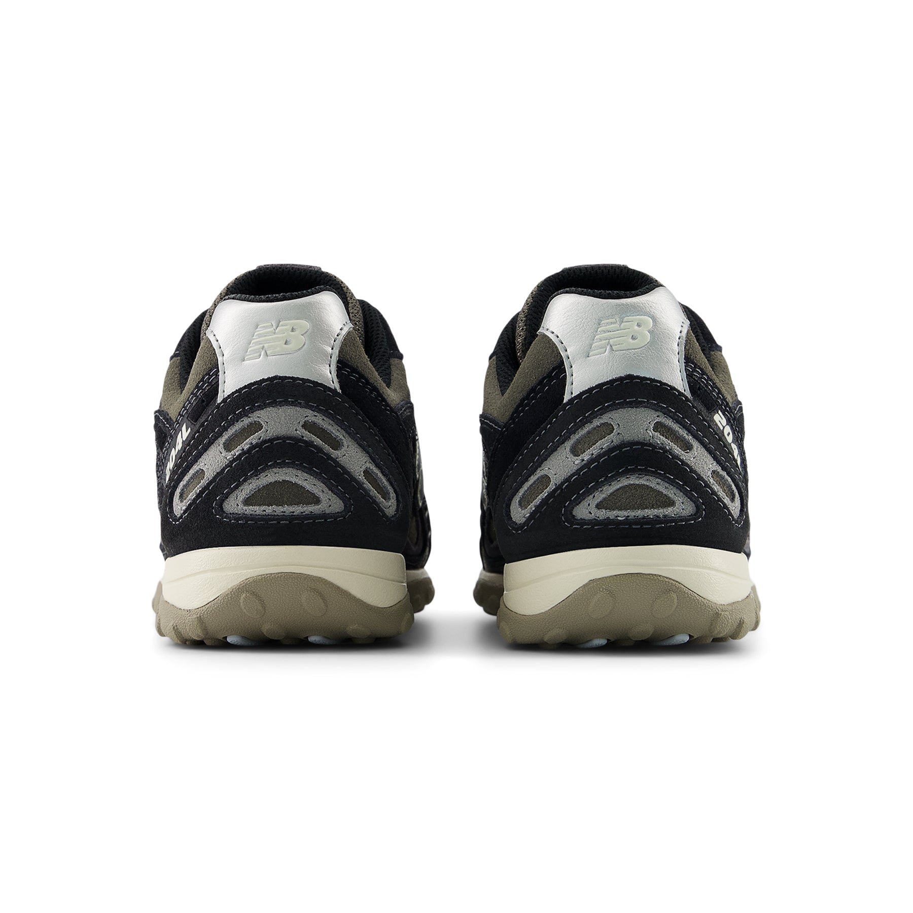 New Balance 204L (Black/Magnet)
