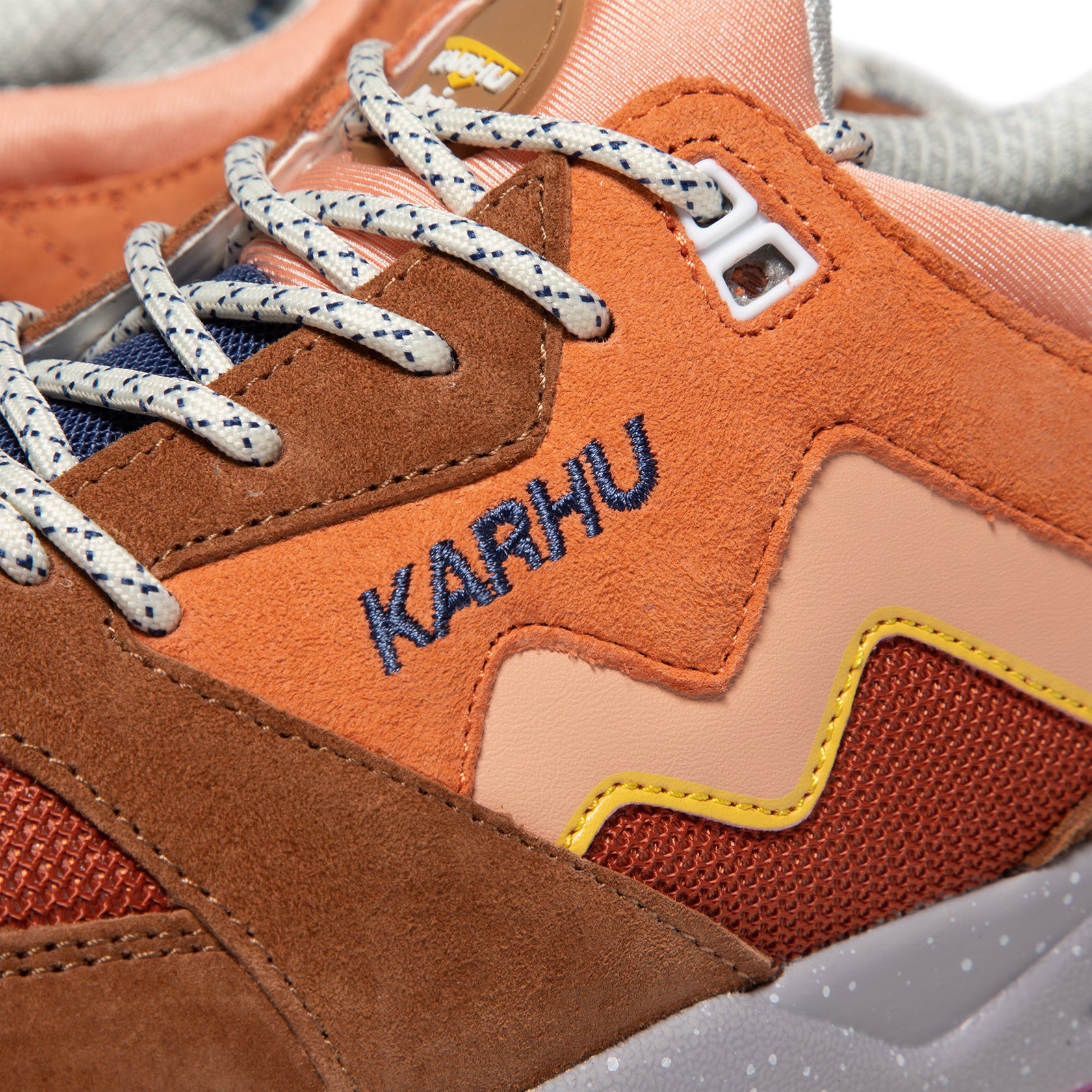 karhu aria 95 vetiver tea rose