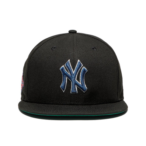 New Era MLB New York Yankees Metallic Logo 59Fifty Fitted Hat (Black)