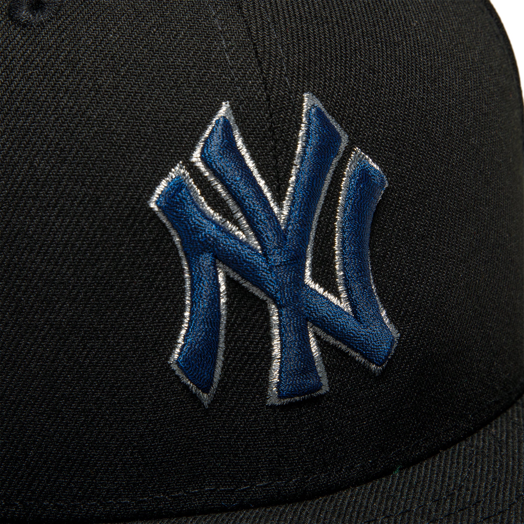 New Era MLB New York Yankees Metallic Logo 59FIFTY Fitted Hat (Black) 7 5/8