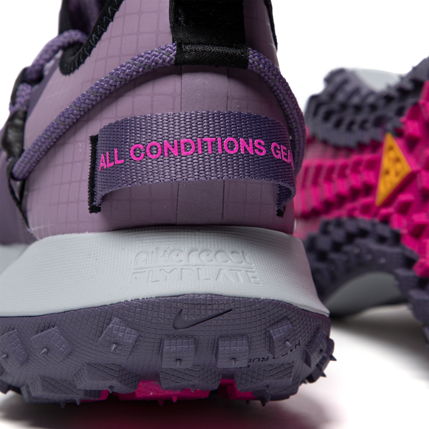 Nike ACG Mountain Fly Low SE (Canyon Purple/Amethyst Wave/Doll)