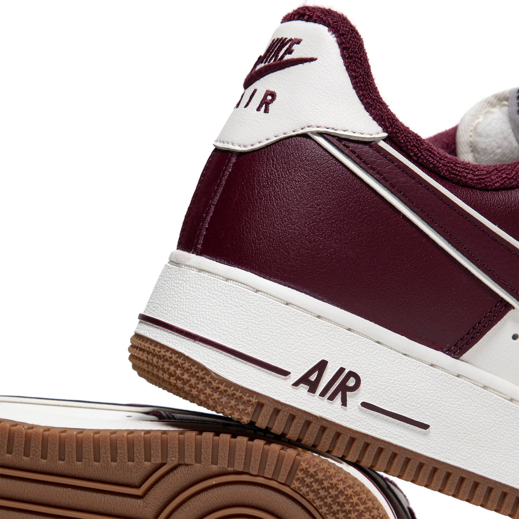 Nike Men's Air Force 1 '07 Lv8 Shoes In Sail/night Maroon/gum