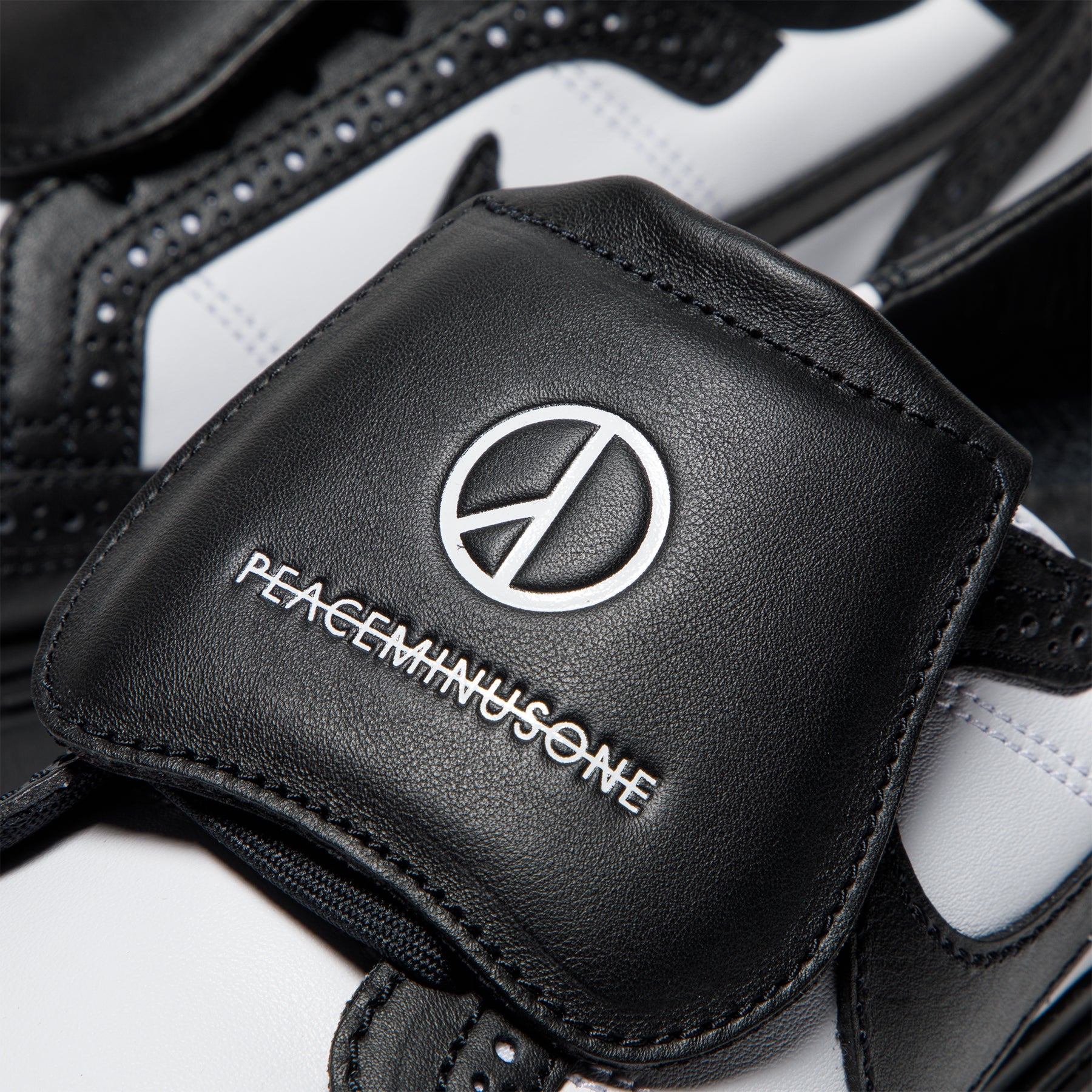 Nike x PEACEMINUSONE G-Dragon Kwondo 1 (White/Black)