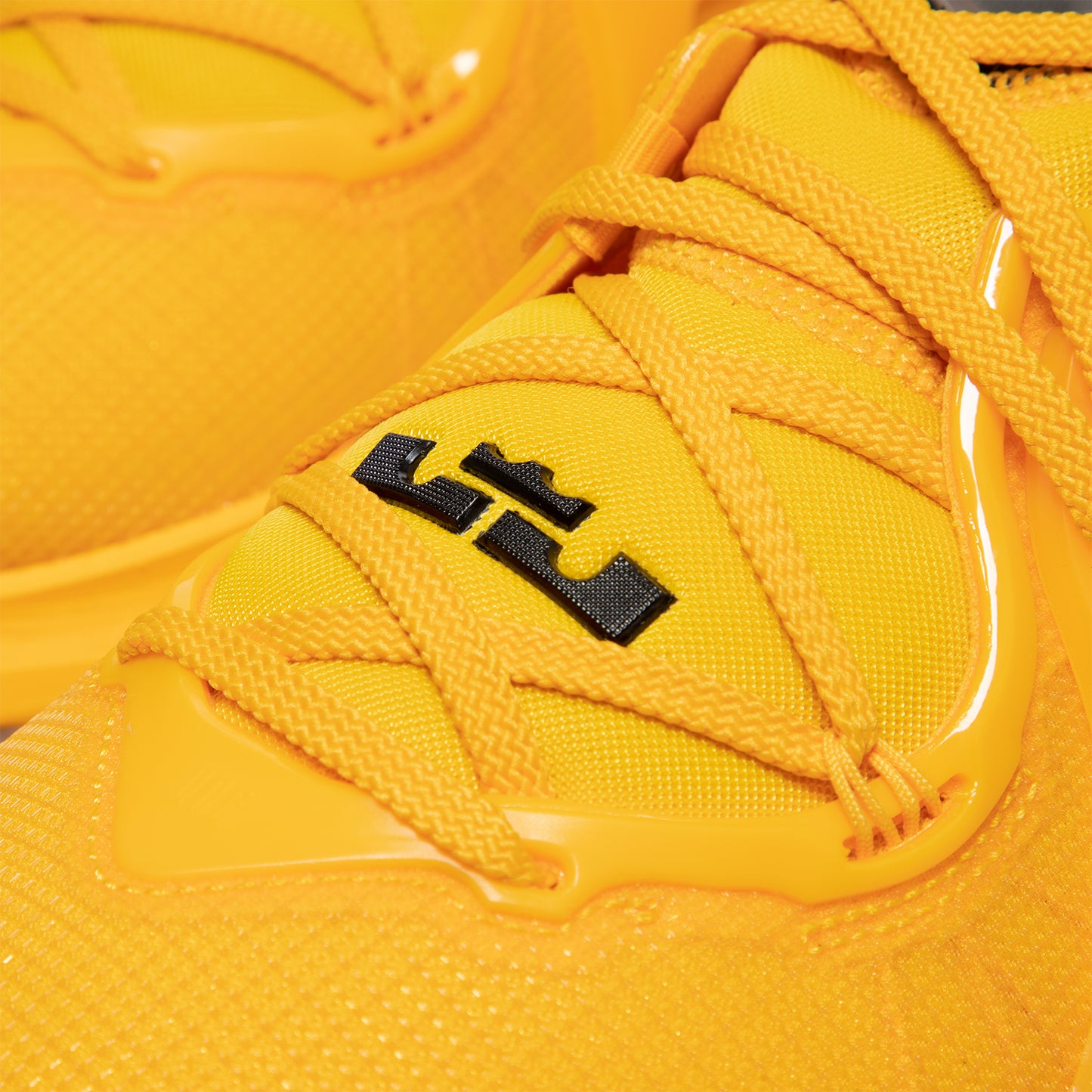 Nike LeBron 19 (University Gold/Black)